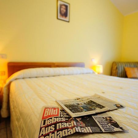 Hostal Colle Degli Olivi Snc Asís Exterior foto