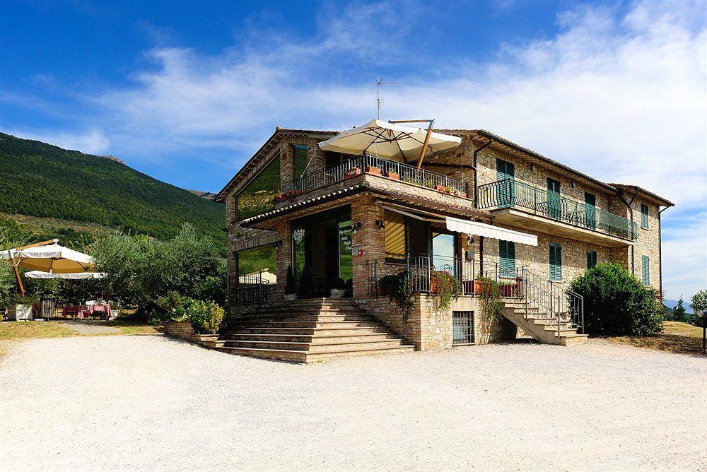 Hostal Colle Degli Olivi Snc Asís Exterior foto