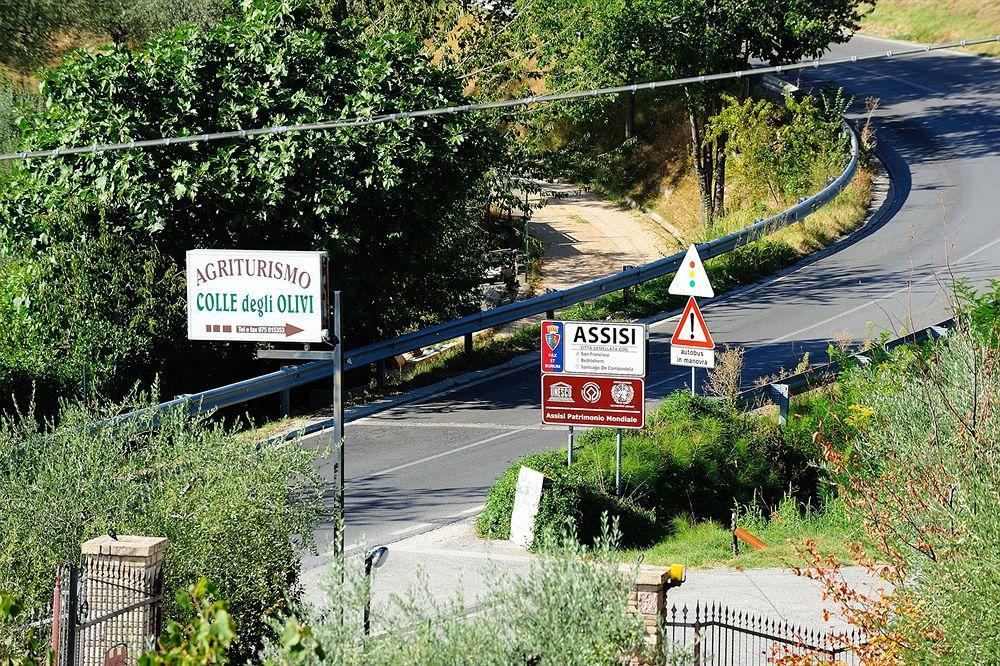 Hostal Colle Degli Olivi Snc Asís Exterior foto