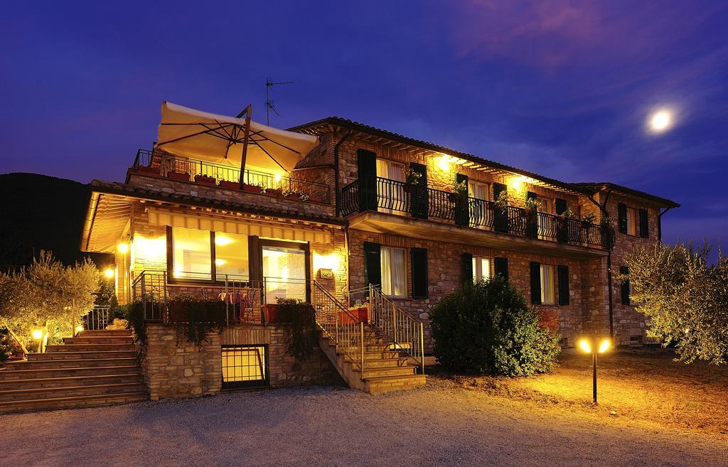 Hostal Colle Degli Olivi Snc Asís Exterior foto