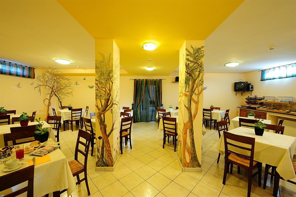 Hostal Colle Degli Olivi Snc Asís Exterior foto